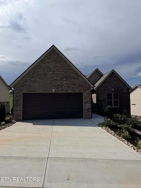 2271 Boulder Crest Ln, Sevierville, TN 37876