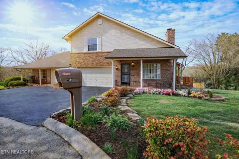 1144 N Rachaels Cir, Maryville, TN 37804