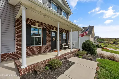 Exterior - 1145 Cloud View Dr, Powell, TN 37849 photo 4 of 11