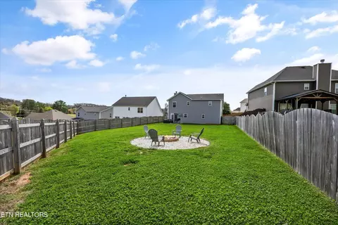 Exterior - 1145 Cloud View Dr, Powell, TN 37849 photo 5 of 11