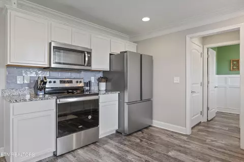 Kitchen - 1145 Cloud View Dr, Powell, TN 37849 photo 2 of 5