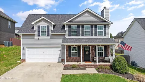 1145 Cloud View Dr, Powell, TN 37849