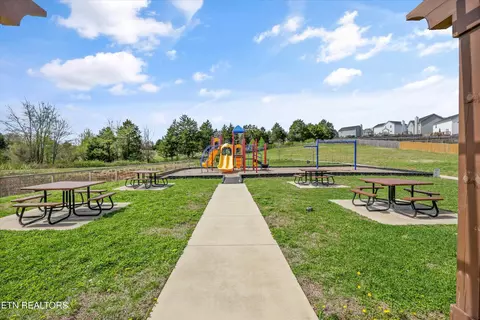 Exterior - 1145 Cloud View Dr, Powell, TN 37849 photo 11 of 11