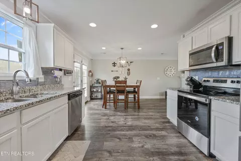 Kitchen - 1145 Cloud View Dr, Powell, TN 37849 photo 5 of 5