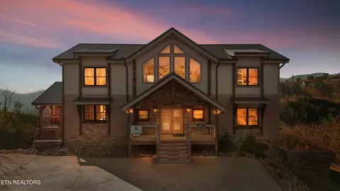 986 Chestnut Dr, Gatlinburg, TN 37738