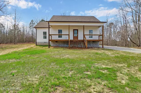 817 Dulog Tr, Jamestown, TN 38556