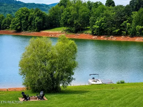481 Masters Ln, Bean Station, TN 37708