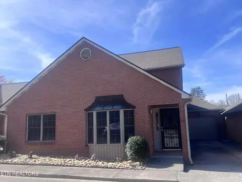 1121 Fairgrounds Ct, Kingston, TN 37763