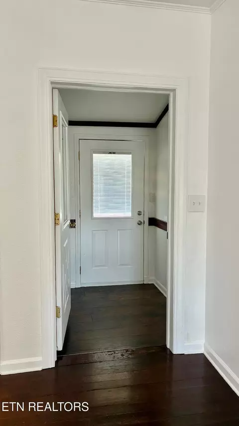 132 Henry Ave, Knoxville, TN 37920
