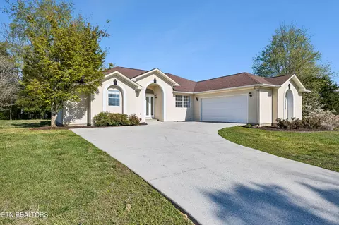 407 Elokwa Pl, Loudon, TN 37774