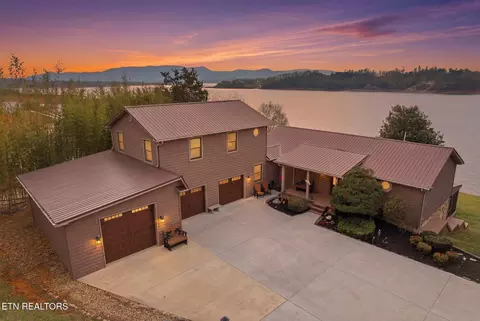 468 Trotline Rd, Dandridge, TN 37725