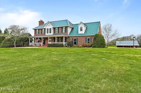 8660 Shackleford Ln, Strawberry Plains, TN 37871