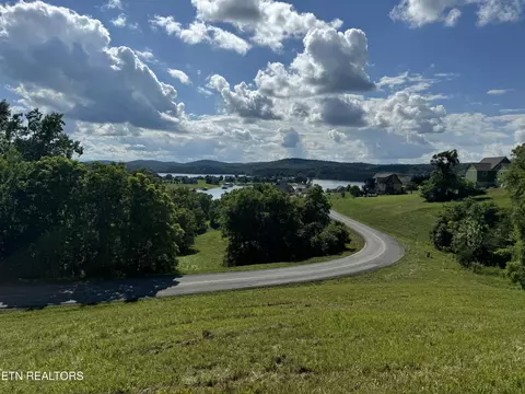 403 404r Russell Brothers Rd # R, Sharps Chapel, TN 37866