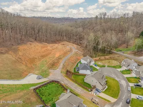 1705 Pinespur Way, Knoxville, TN 37932