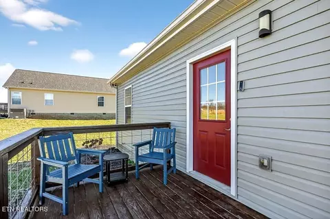 Exterior - 1663 Parker Rd, Sparta, TN 38583 photo 6 of 6