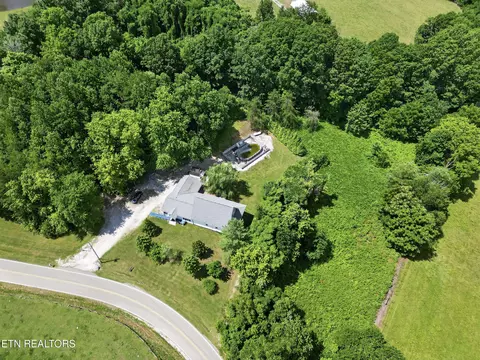 314 Smyrna Rd, Byrdstown, TN 38549