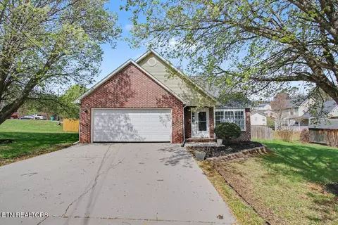 525 Parkstone Ln, Knoxville, TN 37924
