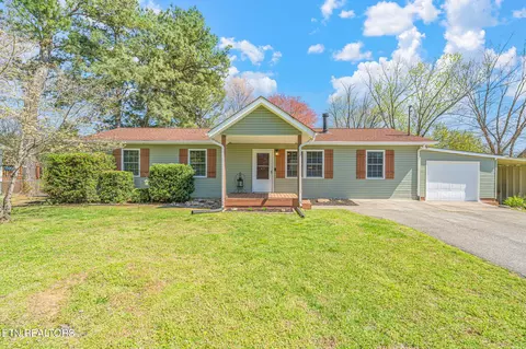 807 Lafollette Dr, Maryville, TN 37801