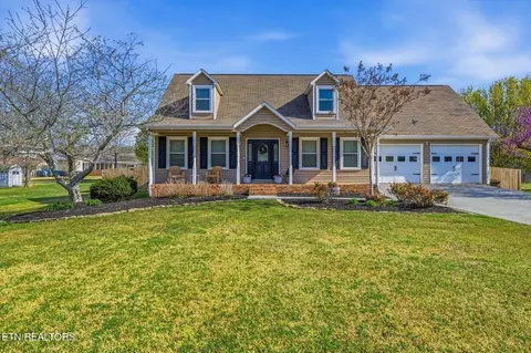 2727 Kenwood Dr, Athens, TN 37303