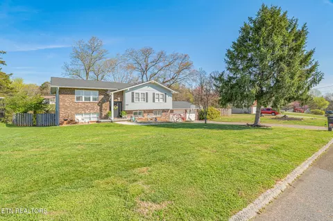 7301 Dunsten Dr, Knoxville, TN 37931