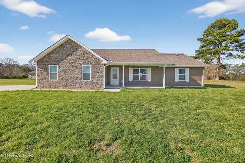 453 Hinch Mountain View Rd, Crossville, TN 38555