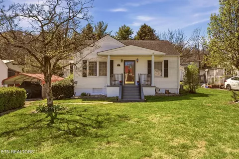 906 Riverview Dr, La Follette, TN 37766