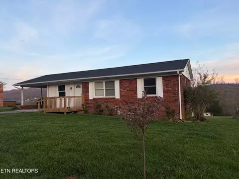 311 Whitaker St, Tazewell, TN 37879