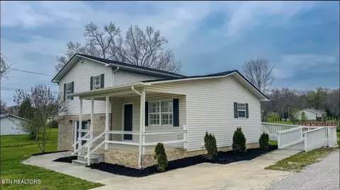 724 W 3rd Ave, Oneida, TN 37841