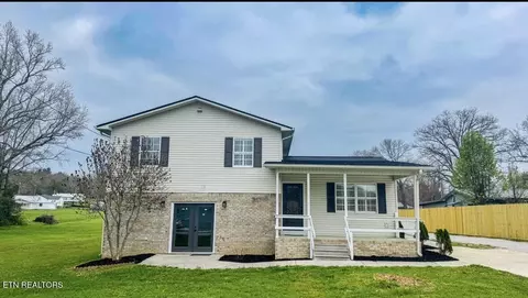 724 W 3rd Ave, Oneida, TN 37841