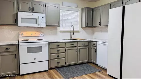 Kitchen - 724 W 3rd Ave, Oneida, TN 37841 photo 2 of 2
