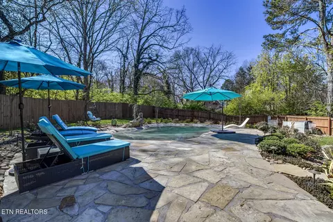 1313 Cherry Tree Ln, Knoxville, TN 37919