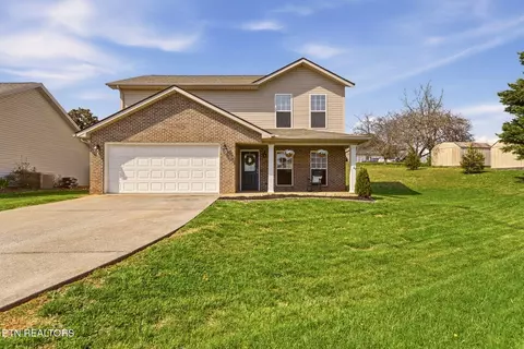 1632 Autumn Brook Dr, Maryville, TN 37801