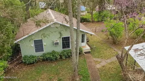 116 S Walker Ln, Oak Ridge, TN 37830