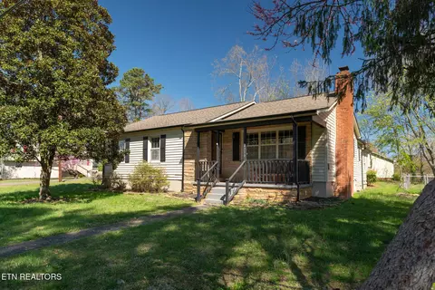 4710 E Lincoln Cir, Knoxville, TN 37918