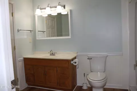 Bath - 1256 Pratt Rd, Talbott, TN 37877 photo 2 of 8
