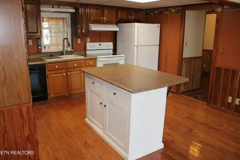Kitchen - 1256 Pratt Rd, Talbott, TN 37877 photo 3 of 3