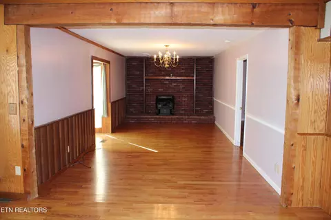 Living - 1256 Pratt Rd, Talbott, TN 37877 photo 2 of 5