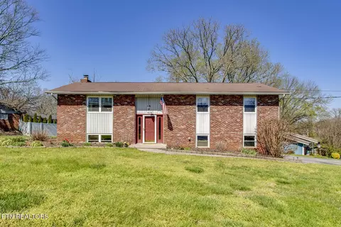 928 Teakwood Rd, Knoxville, TN 37919