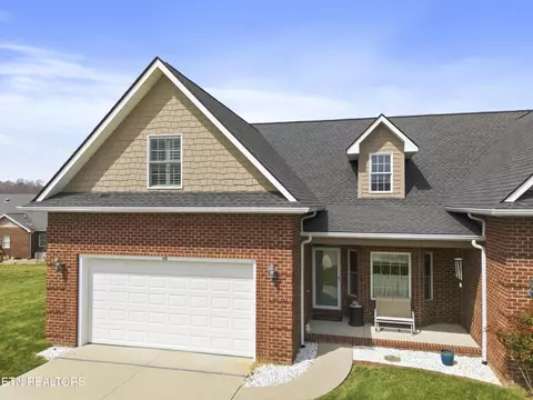 48 Saddle Brook Ln, Crossville, TN 38571