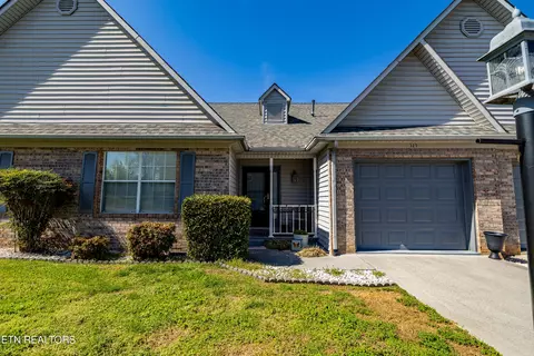 325 Pinewood Dr, Loudon, TN 37774