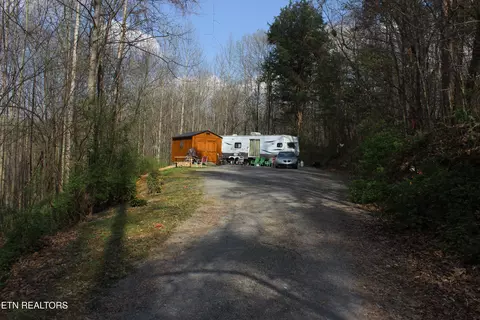 8710 Childress Rd, Powell, TN 37849