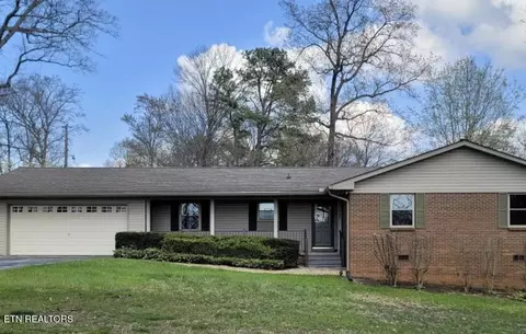 422 Sherwood Dr, Maryville, TN 37801