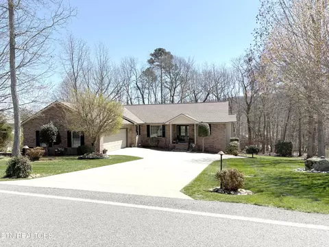 125 Mariners Dr, Crossville, TN 38558