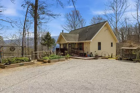 3132 Wears Overlook Ln, Sevierville, TN 37862