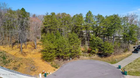 1701 Sierra Ln, Sevierville, TN 37862