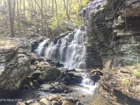 100 Rockfort Road, Pikeville, TN 37367