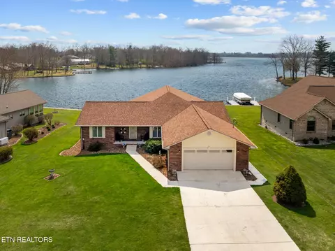 1256 Arrowhead Dr, Crossville, TN 38572