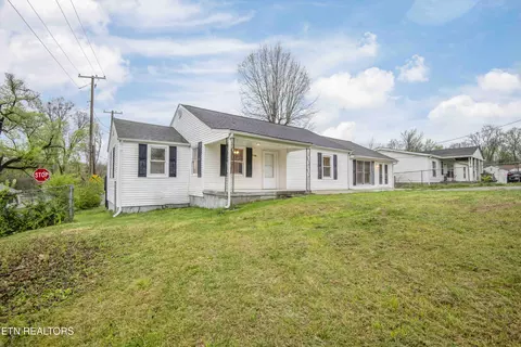 1700 Young Ave, Knoxville, TN 37920