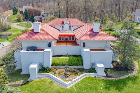 2504 Stone Creek Dr, Knoxville, TN 37918