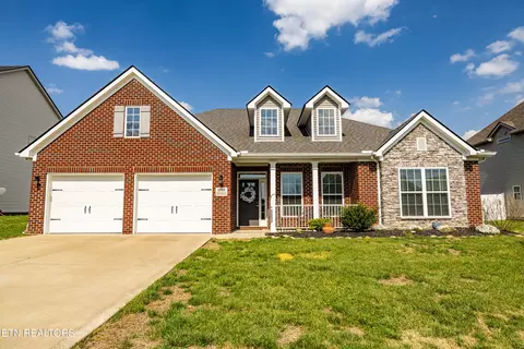 908 Brookwood Ln, Maryville, TN 37801
